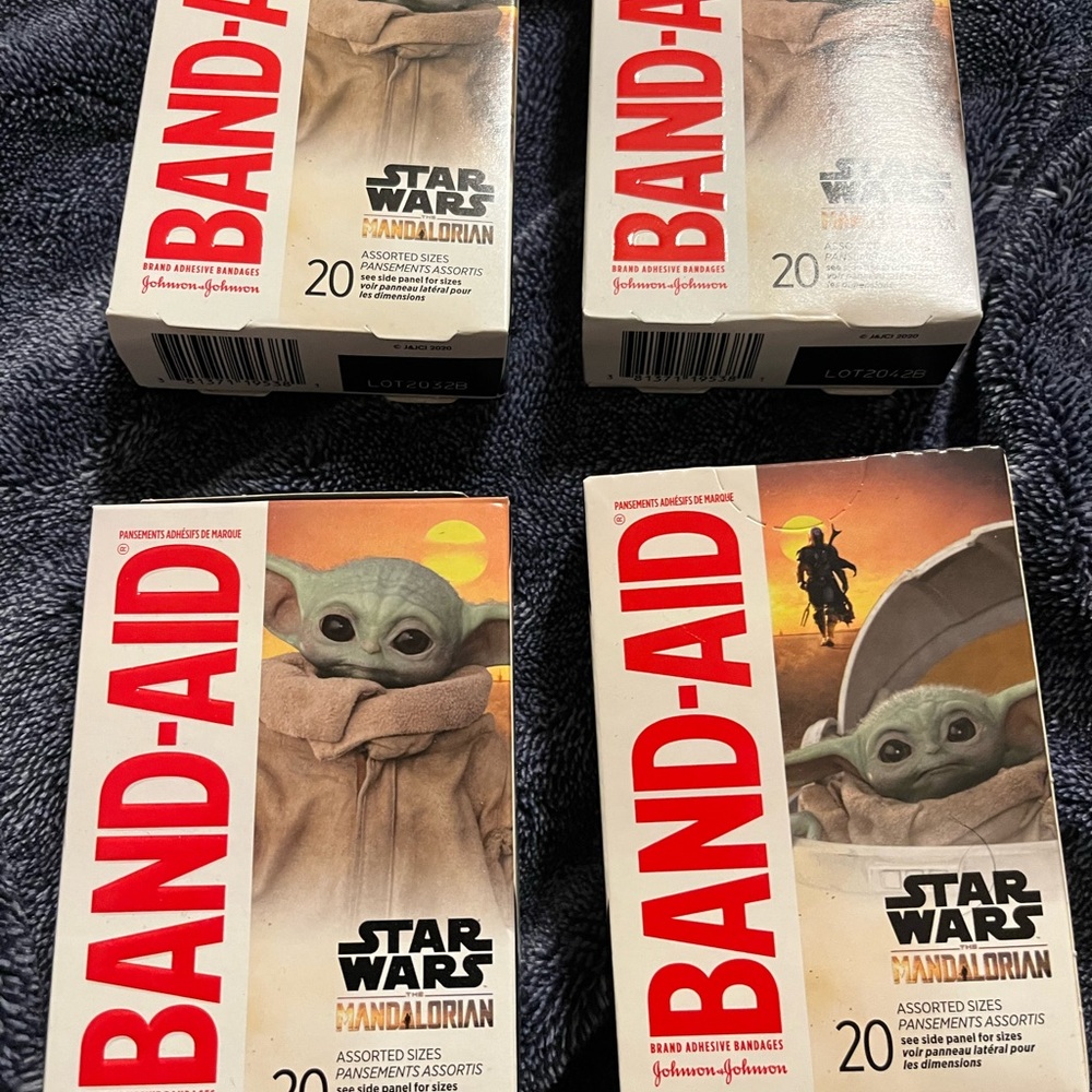 Star Wars Mandalorian Bandages - Assorted Sizes
